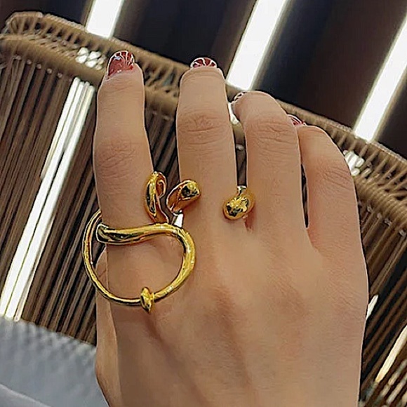 Irregular Gold Plated Swirl Resizable Ring - Picture 5 of 8